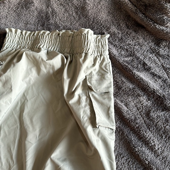 Cargo skirt with ruched sides…adjustable length and side pockets - Picture 3 of 5